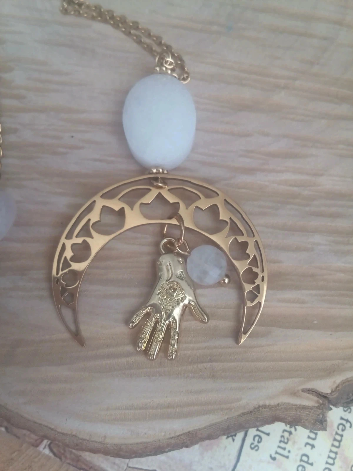 Collier protection en pierres naturelles – photo 3